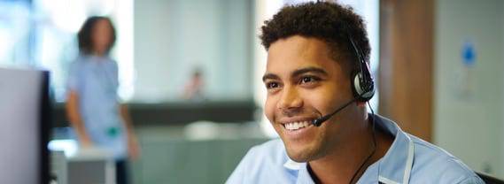 Employee using business-grade voice calling on Microsoft Teams to seamlessly communicate and collaborate with colleagues.